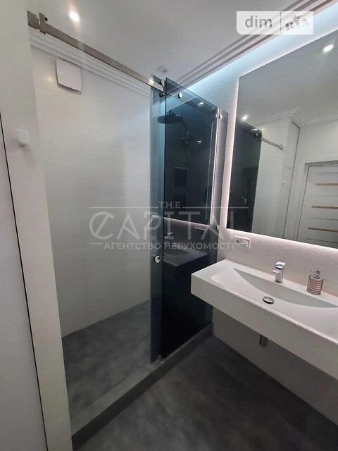 Sale of 3-room apartment 111 sq. m on Mykhaylo Maksymovycha 3D street