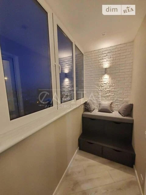 Sale of 3-room apartment 111 sq. m on Mykhaylo Maksymovycha 3D street