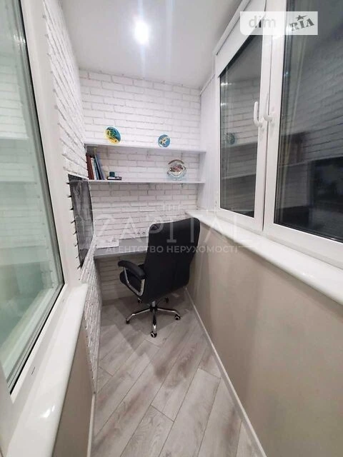 Sale of 3-room apartment 111 sq. m on Mykhaylo Maksymovycha 3D street