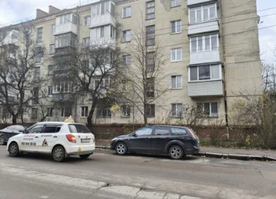 Квартира під комерцію! 2 кімнати, фасадні вікна, центр. Торг
