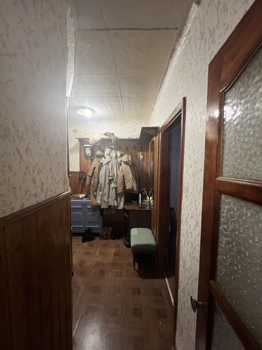 Квартира під комерцію! 2 кімнати, фасадні вікна, центр. Торг