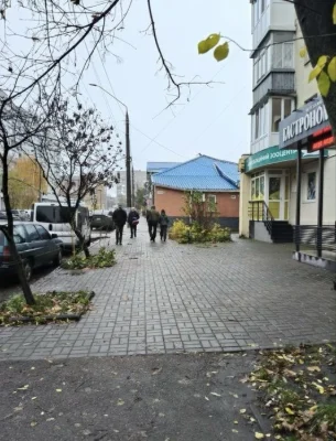 Квартира під комерцію! 2 кімнати, фасадні вікна, центр. Торг
