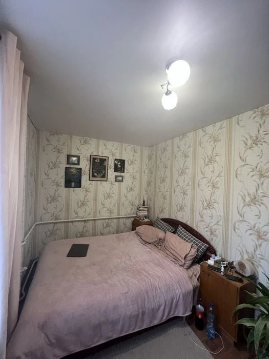 Квартира під комерцію! 2 кімнати, фасадні вікна, центр. Торг