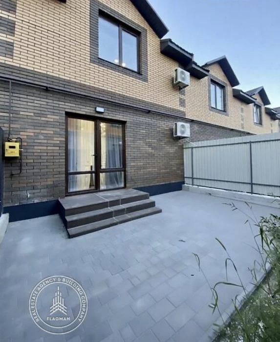 house in a top location without agency commission