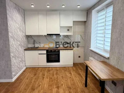 Apartment. Kharkiv, Heroiv Kharkov Ave. (Moskovsky), (Building