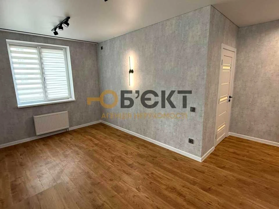 Apartment. Kharkiv, Heroiv Kharkov Ave. (Moskovsky), (Building