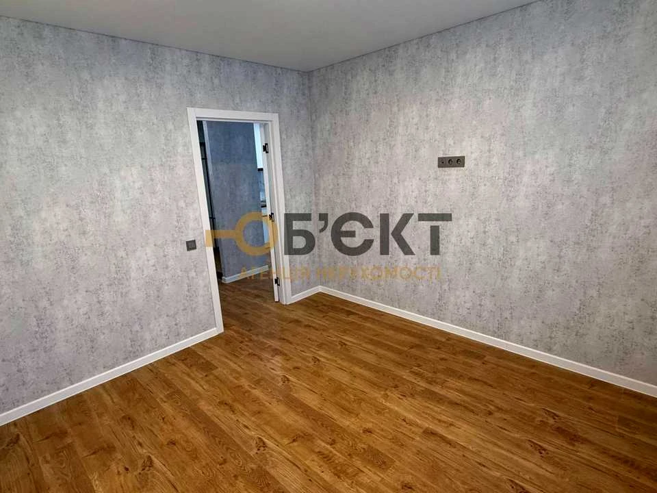 Apartment. Kharkiv, Heroiv Kharkov Ave. (Moskovsky), (Building