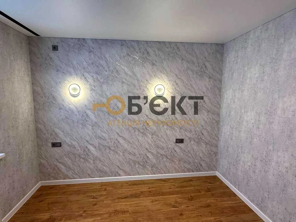 Apartment. Kharkiv, Heroiv Kharkov Ave. (Moskovsky), (Building