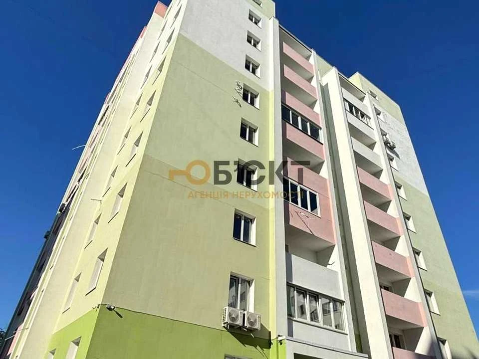 Apartment. Kharkiv, Heroiv Kharkov Ave. (Moskovsky), (Building