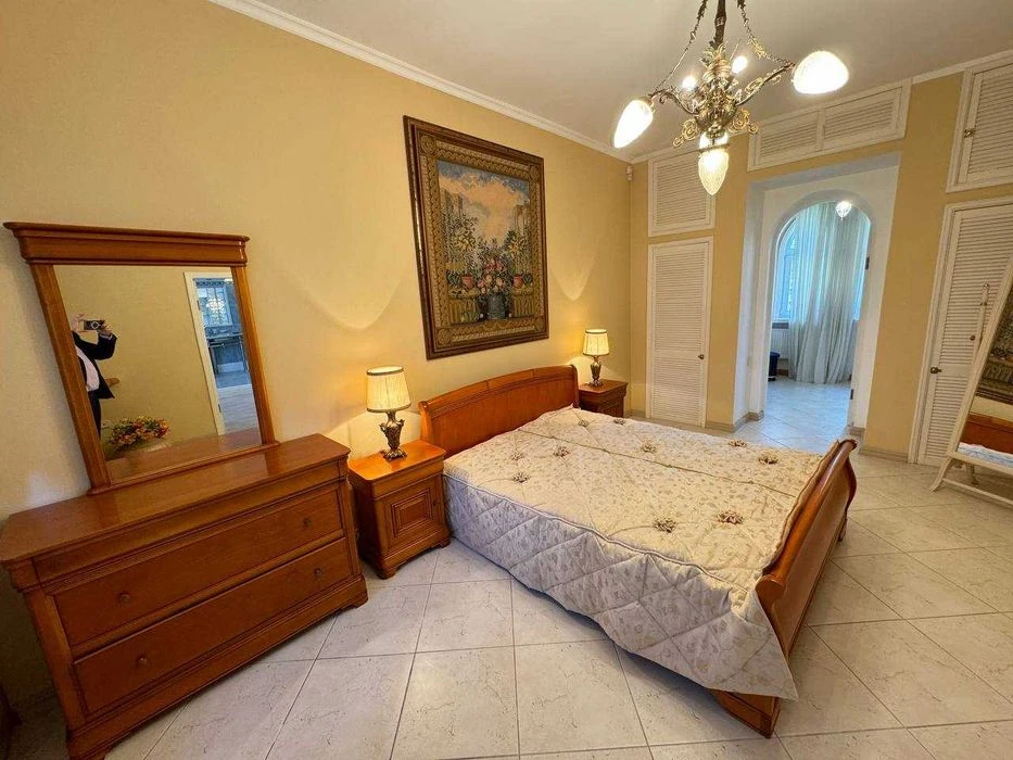 ПРОДАМ Дом с бассейном и подвалом, 12 соток земли, море, пар