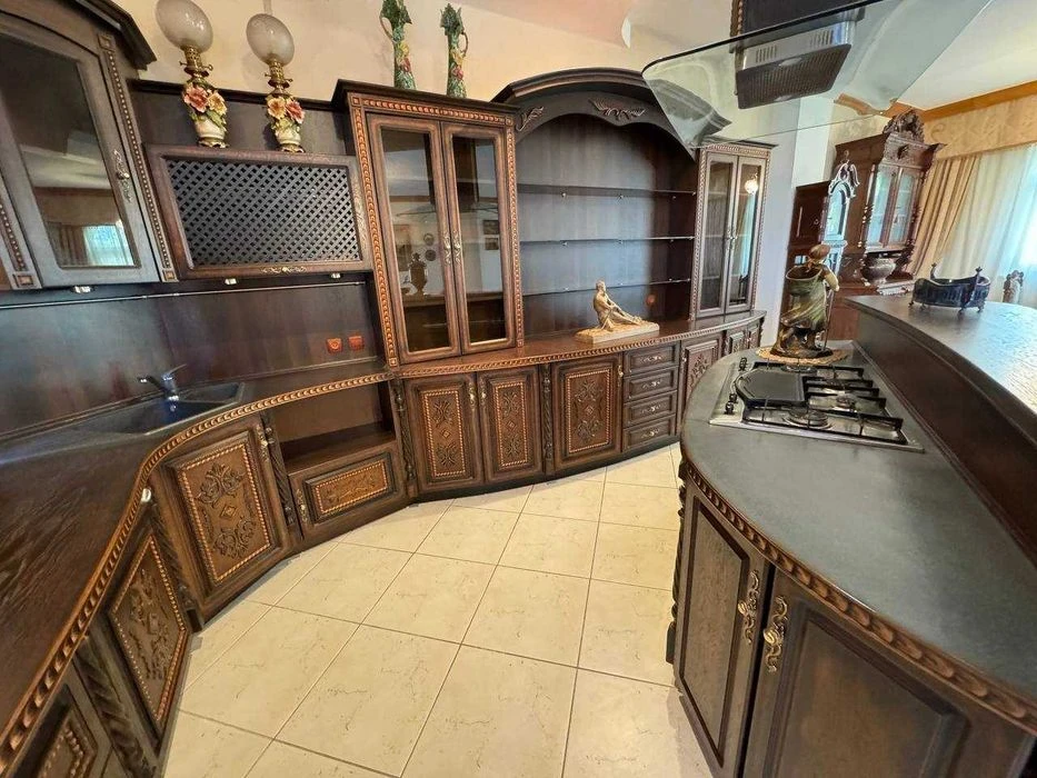 ПРОДАМ Дом с бассейном и подвалом, 12 соток земли, море, пар