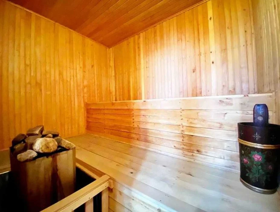 ПРОДАМ Дом с бассейном и подвалом, 12 соток земли, море, пар