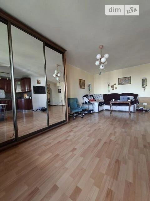 Sale of 3-room apartment 90 sq. m on Holosiivska Street 19 • ID 345