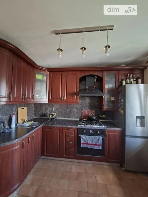 Sale of 3-room apartment 90 sq. m on Holosiivska Street 19 • ID 345