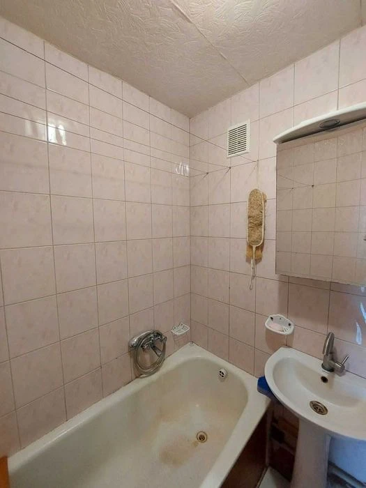 В продажу 2к квартира в центрі.