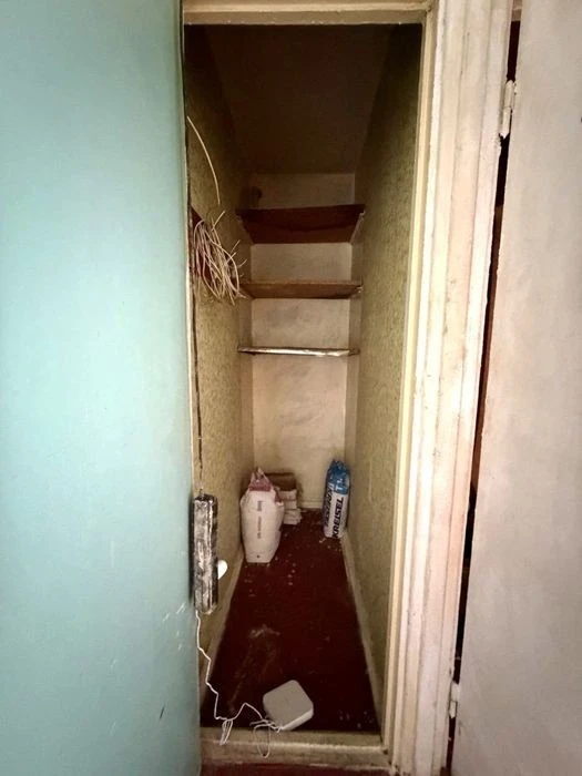 Продам 3-х. комнатную кв-ру, м. Г. Днепра 9 мин., ул. Озерна