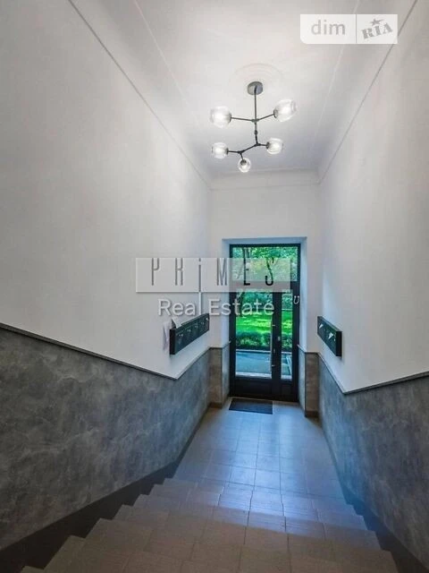 Sale of 6-room apartment 274 sq. m. on Akademika Bogomoletsa 7/