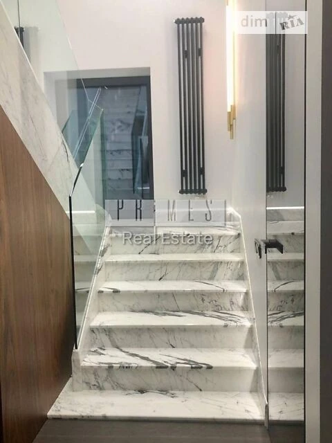 Sale of 6-room apartment 274 sq. m. on Akademika Bogomoletsa 7/