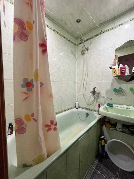 One-room apartment for sale on Garibaldi Street