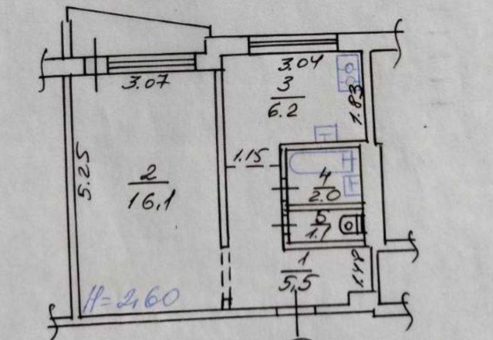 One-room apartment for sale on Garibaldi Street