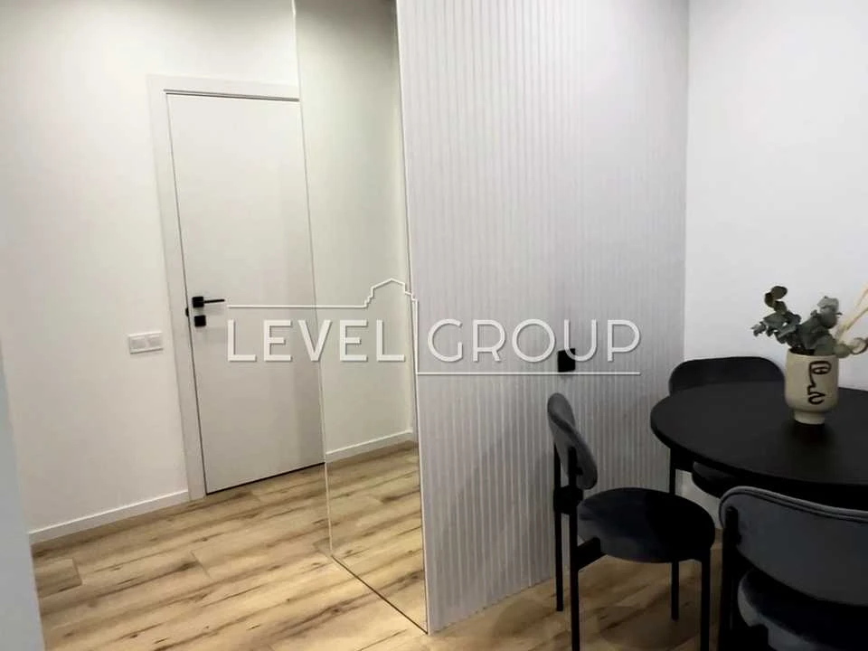 Apartment. Kyiv, Salyutna St., 2k