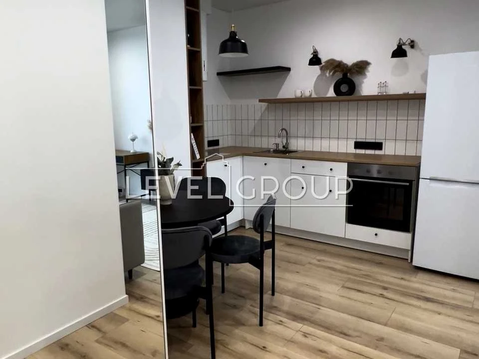 Apartment. Kyiv, Salyutna St., 2k