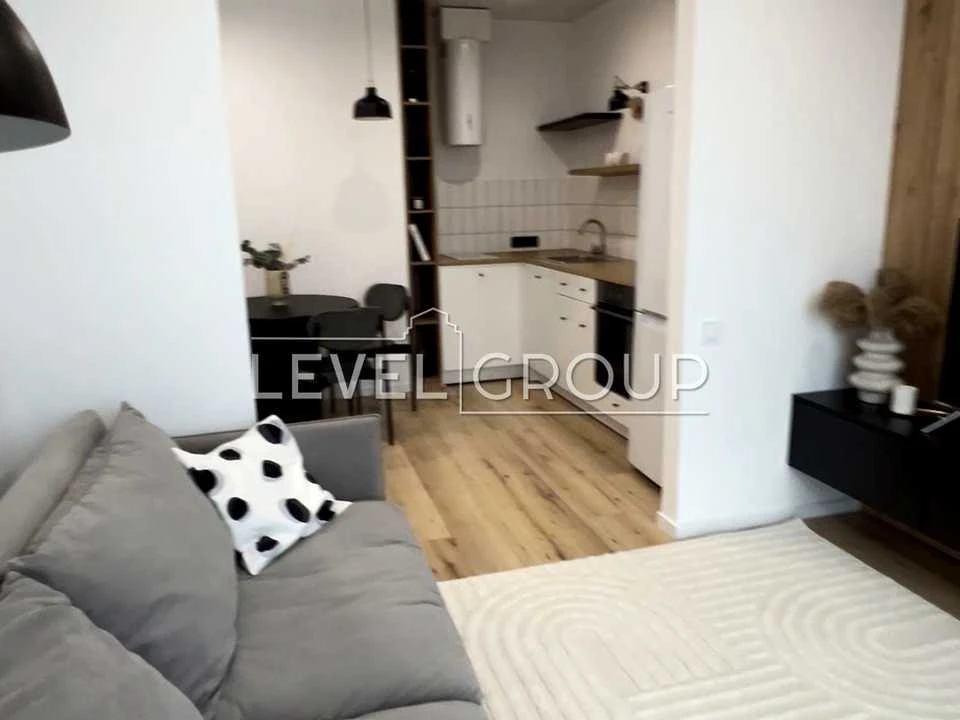 Apartment. Kyiv, Salyutna St., 2k