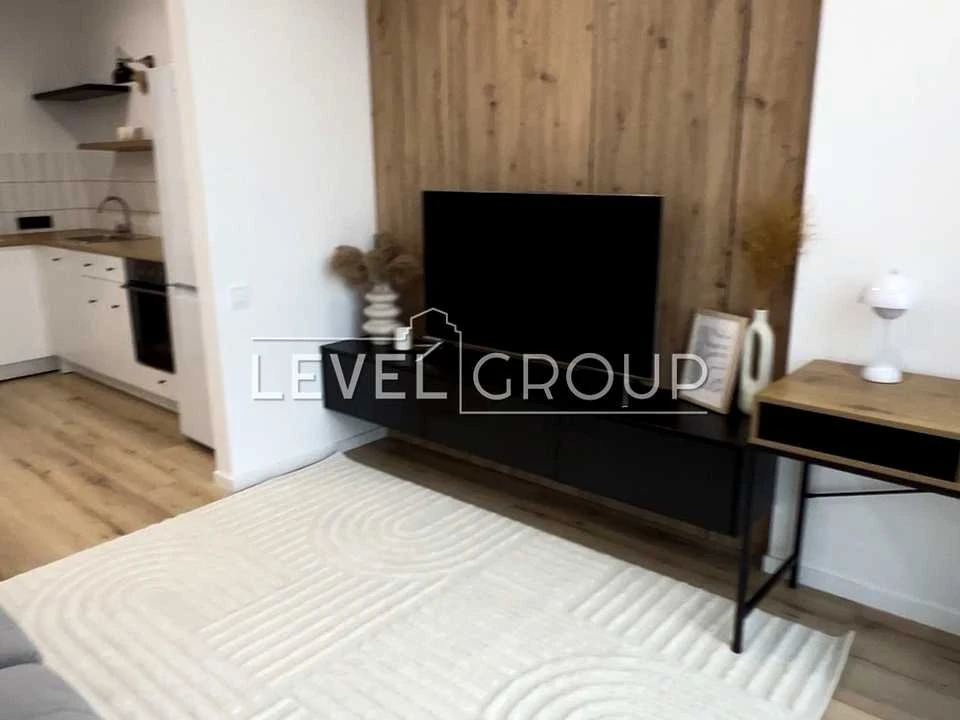 Apartment. Kyiv, Salyutna St., 2k