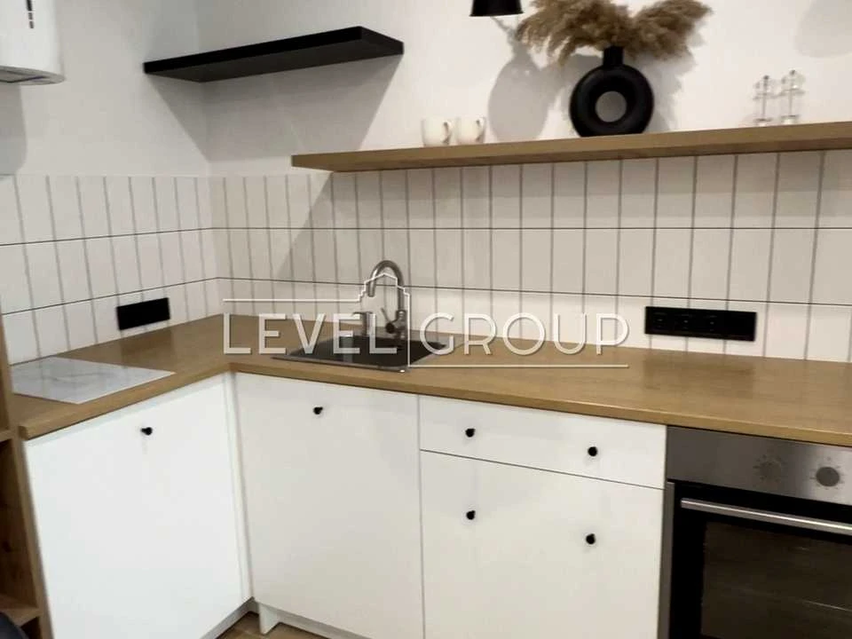 Apartment. Kyiv, Salyutna St., 2k