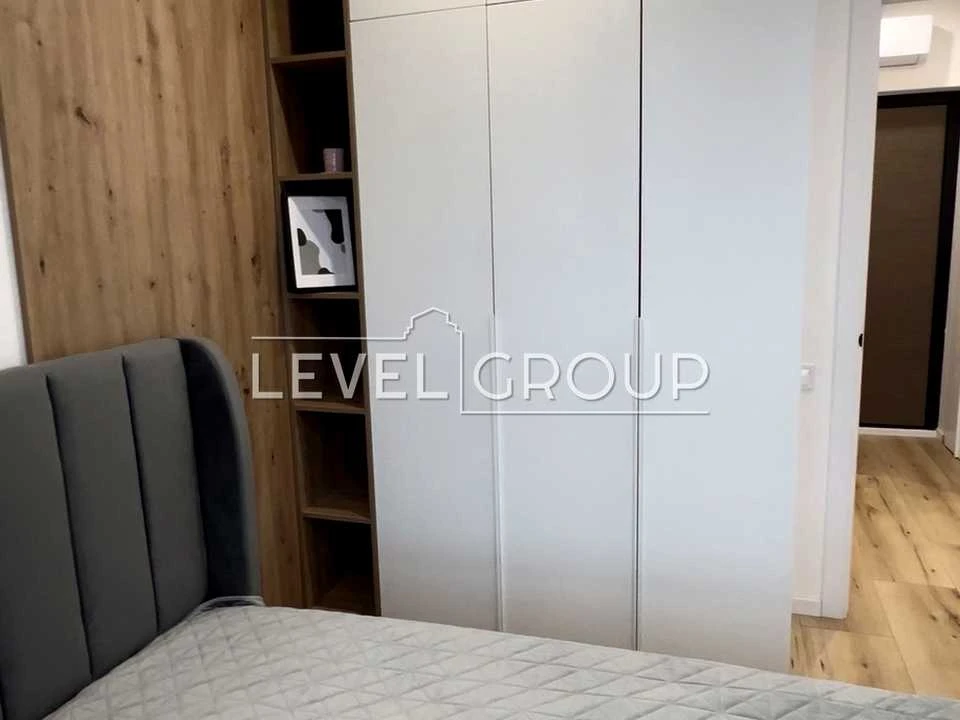 Apartment. Kyiv, Salyutna St., 2k