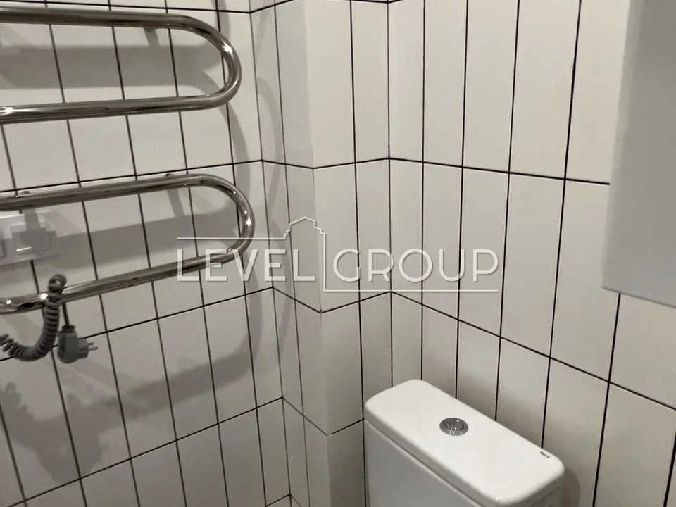 Apartment. Kyiv, Salyutna St., 2k