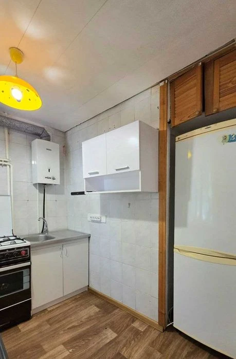 Продаж 2 к квартири вул. Криворізька 16 А