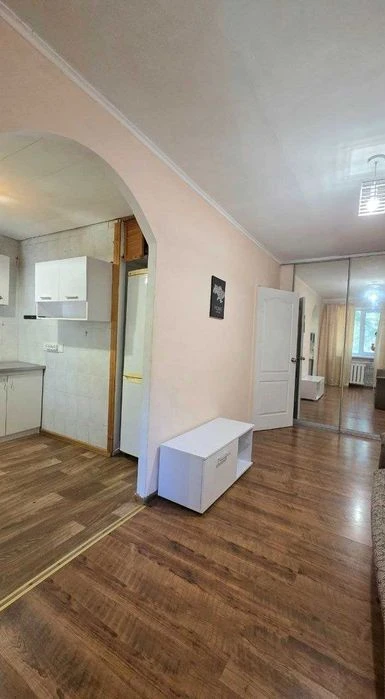 Продаж 2 к квартири вул. Криворізька 16 А