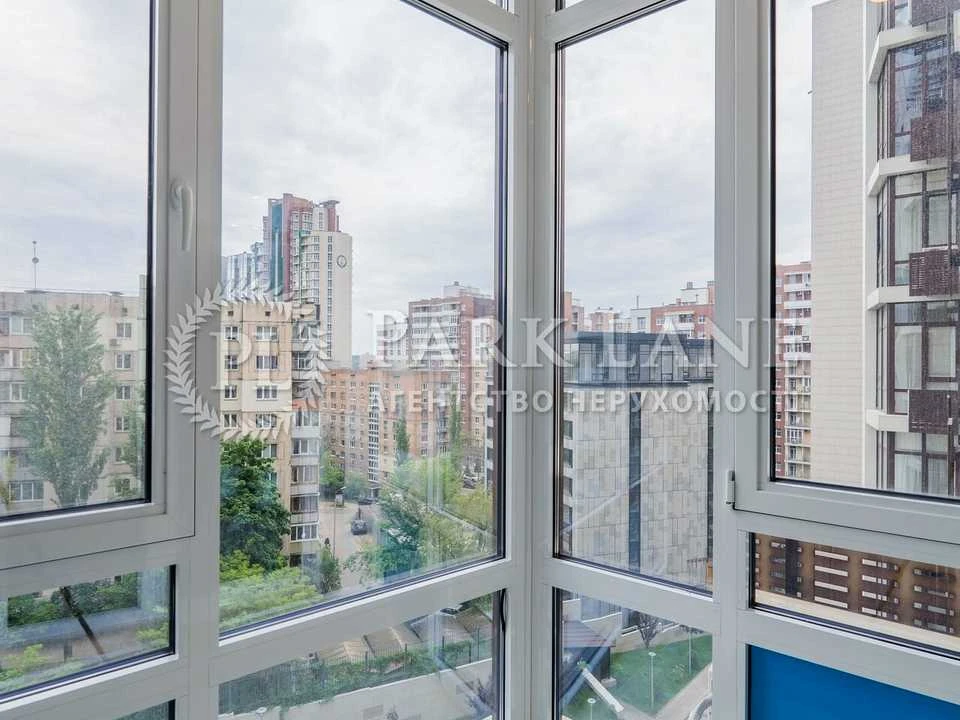 Квартира. Киев, Саперное поле ул.