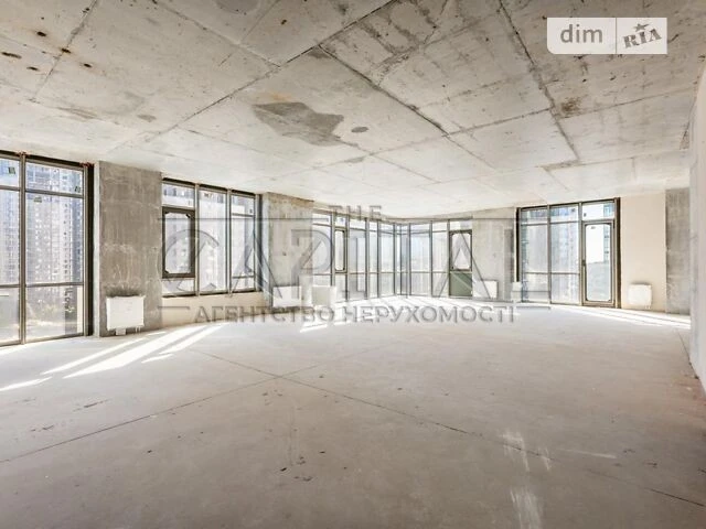 Продаж 3к квартири 131 кв. м на вул. Андрія Верхогляда 26 •