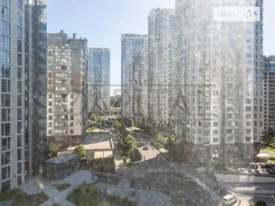 Продаж 3к квартири 131 кв. м на вул. Андрія Верхогляда 26 •