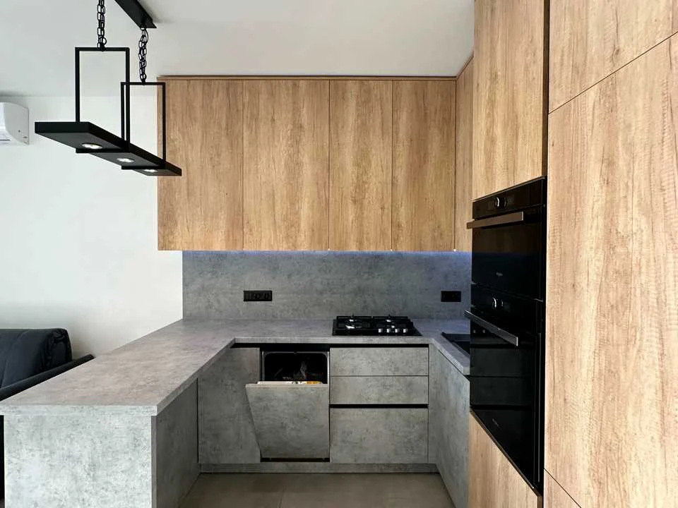 Apartment. Lviv, Kulparkivska St., (House)