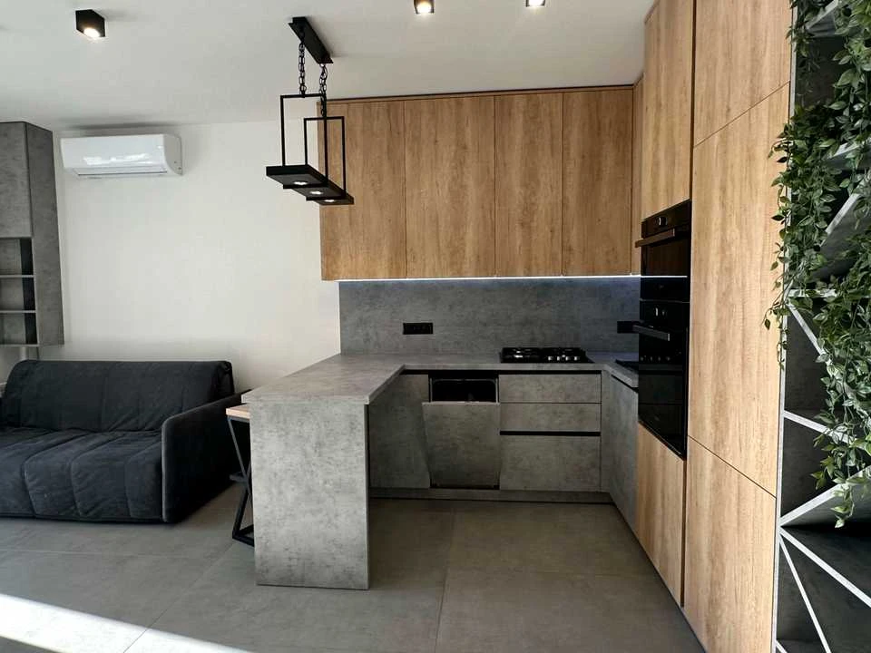 Apartment. Lviv, Kulparkivska St., (House)