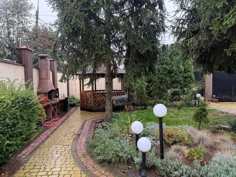 Sale of a 3-storey building on Yakov Shepelya St. (8281)