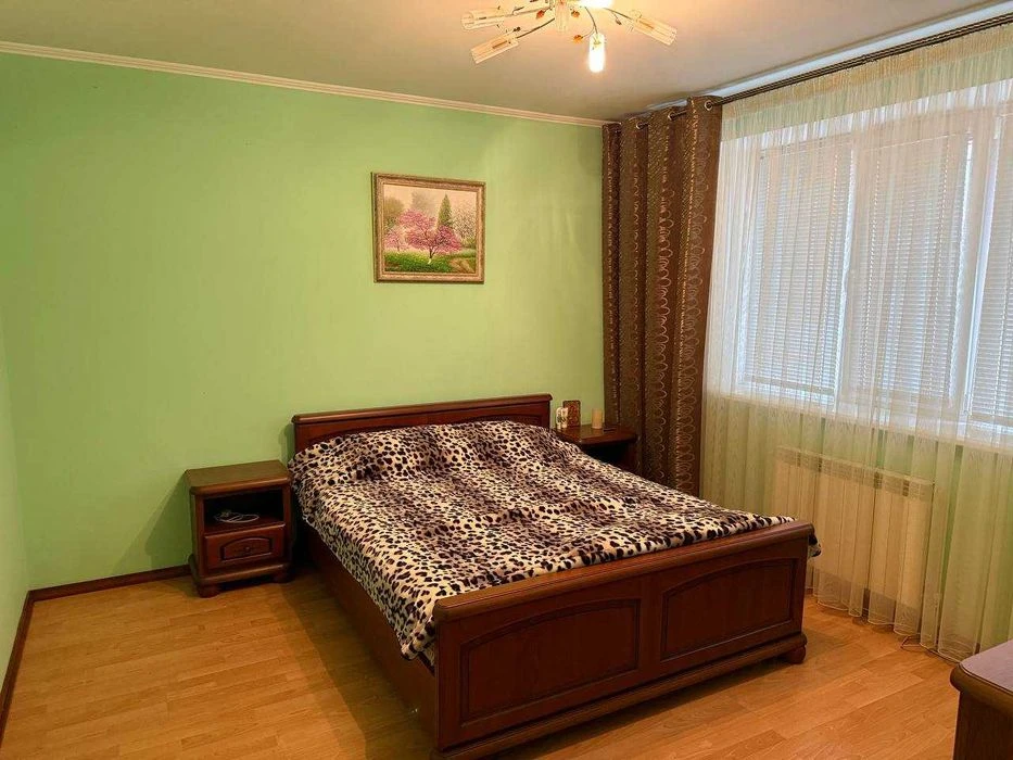 Sale of a 3-storey building on Yakov Shepelya St. (8281)