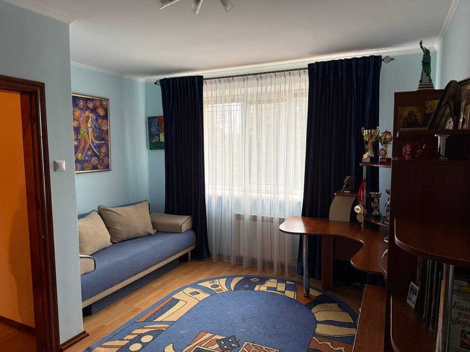 Sale of a 3-storey building on Yakov Shepelya St. (8281)