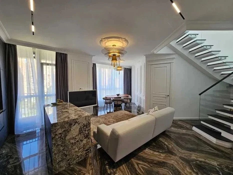 Продам 3-кімн. кв-ру із власною терасою ЖК Greenville на Печ