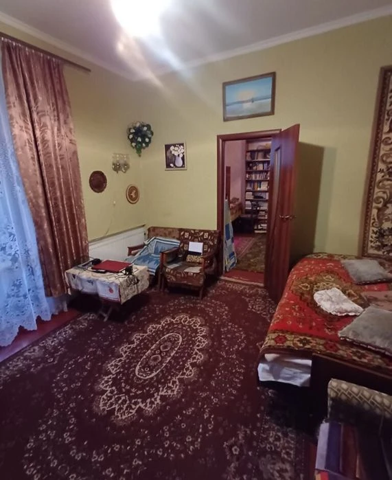 Продам 2х кімнатну з Автономним опаленням