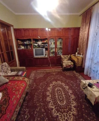 Продам 2х кімнатну з Автономним опаленням