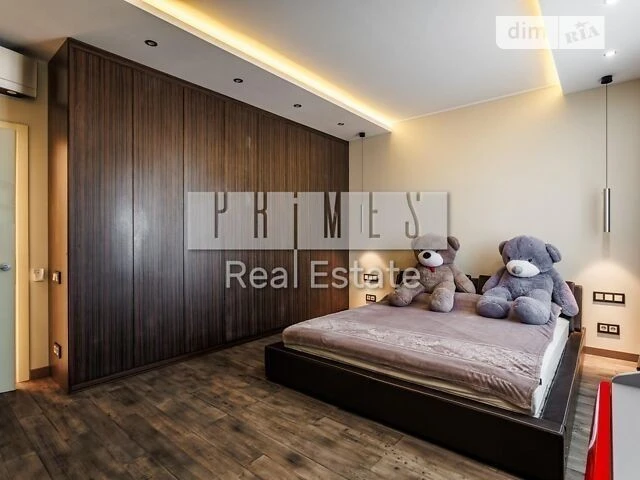 Sale of 3-room apartment 122 sq. m. on Mykola Mikhnovsky Blvd. 14-