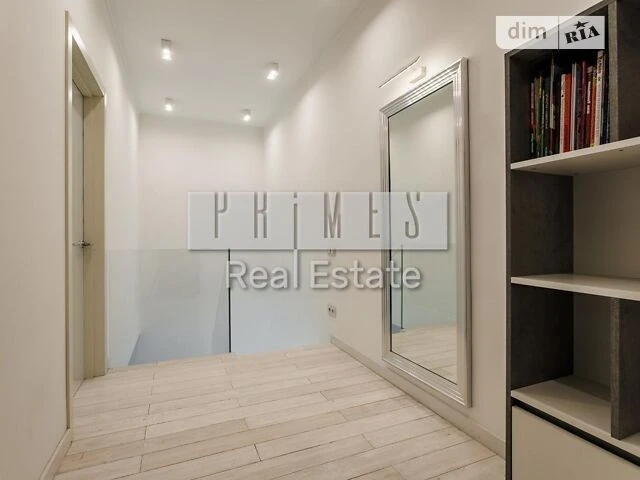 Sale of 3-room apartment 122 sq. m. on Mykola Mikhnovsky Blvd. 14-