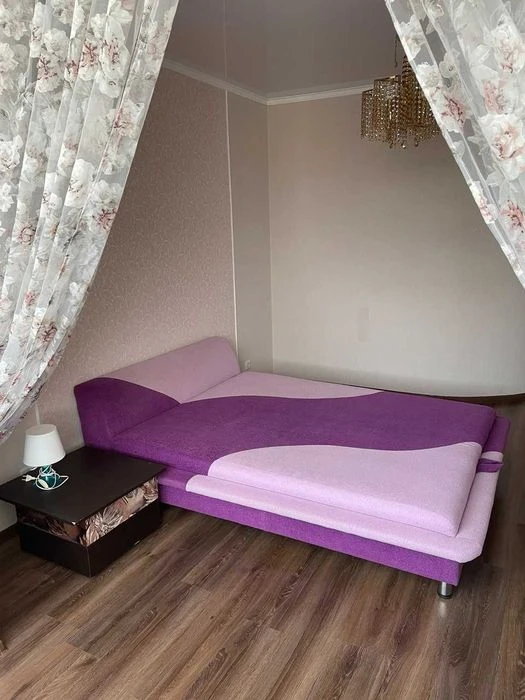 Продам просторную 2-ком квартиру на Заболотного/Сахарова
