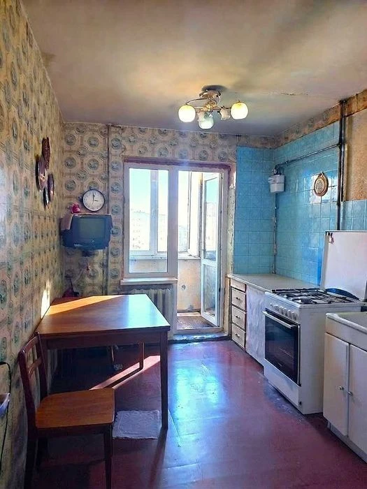 Бреуса: продам просторную солнечную 4-ком квартиру в спокойн