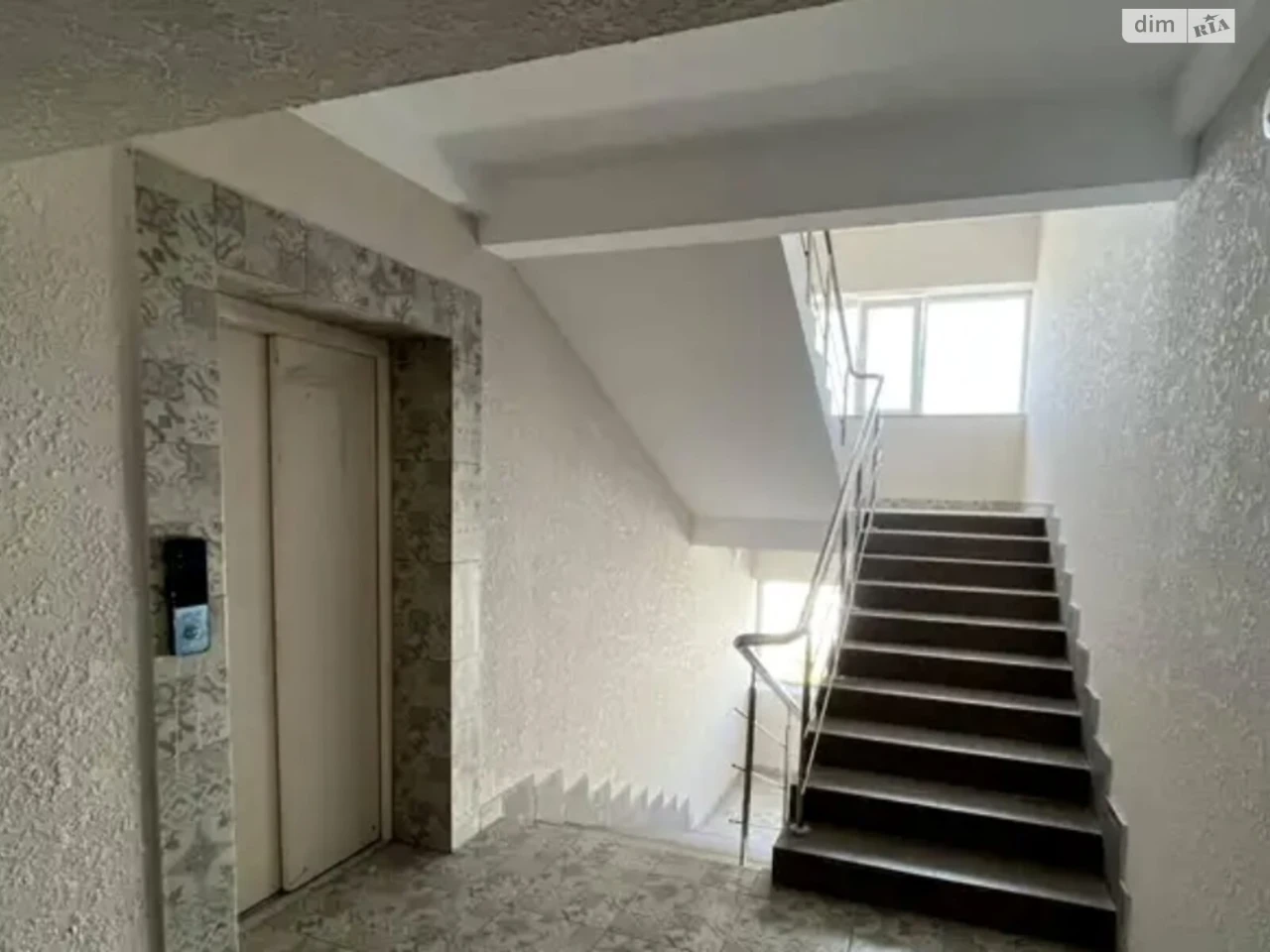 Продаж Квартира Озерна