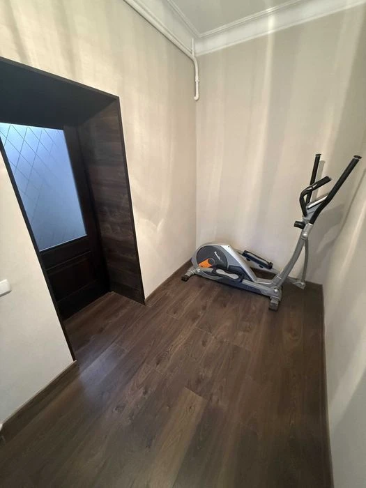 Уютный дом с гаражом в центре Слоб.